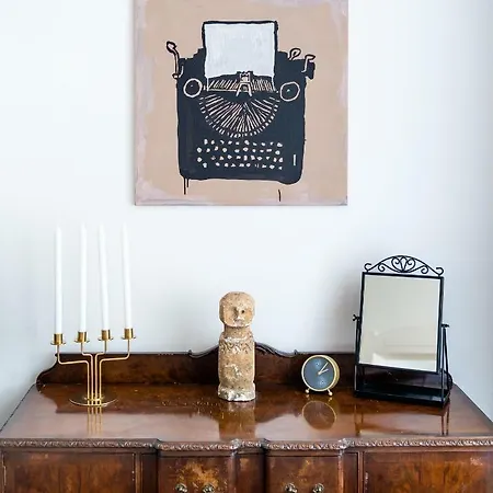 Kafka 4br+2bath Old Town Apartment *