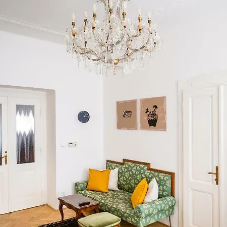 Kafka 4br+2bath Old Town Apartment Prague