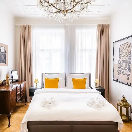 アパート Kafka 4br+2bath Old Town *