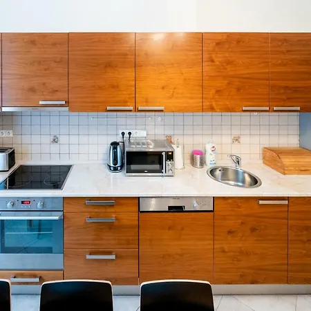 Kafka 4br+2bath Old Town アパート