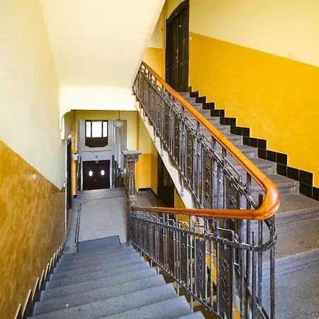 アパート Kafka 4br+2bath Old Town