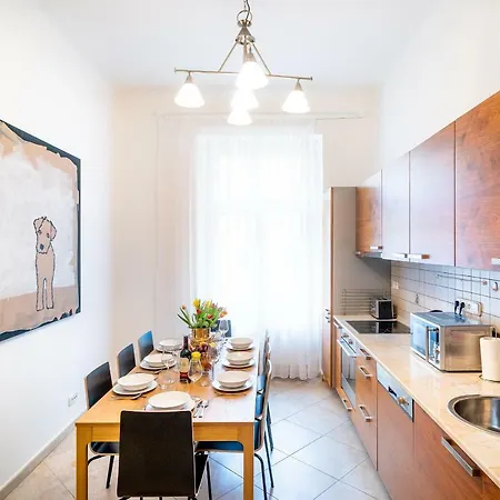 Apartament Kafka 4br+2bath Old Town Praga