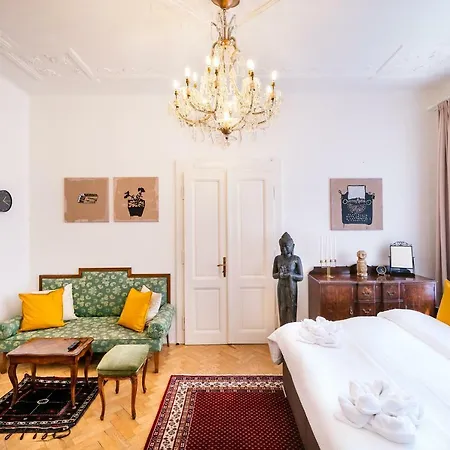 Apartament Kafka 4br+2bath Old Town